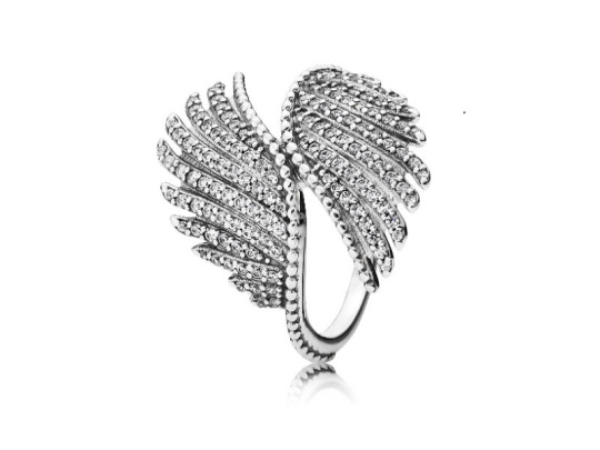 Stříbrný prsten se zirkony, Pandora, 1 925 Kč